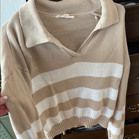 Cream and Tan V-Neck Sweater with Relaxed Fit - Picture 1 of 5